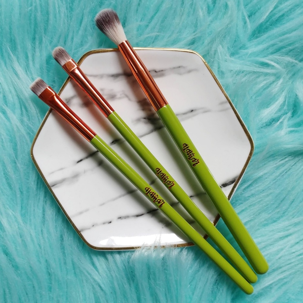 Alamar Ojito Eye Brush Set & Elf Palette Bundle - Picture 4 of 6